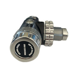 Scubatec F32 first stage regulator with Anti-Freeze system and metal handwheel