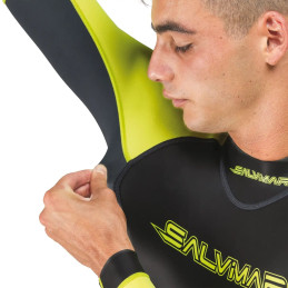 Stretch underarm panel detail of the Salvimar Swimrise men’s 2mm open water swimming wetsuit