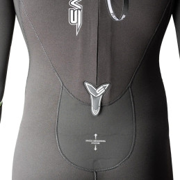 Back panel detail with Shock Absorbing System and rear zipper on Salvimar Marina wetsuit